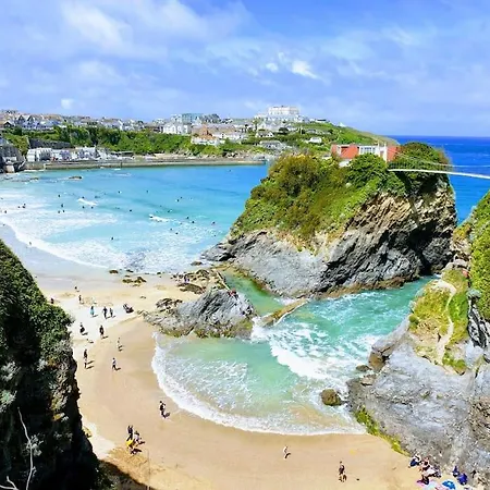 7 Cliff Edge New Quay
