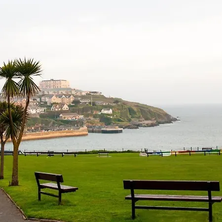 7 Cliff Edge Apartment New Quay