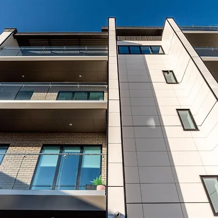 7 Cliff Edge * New Quay