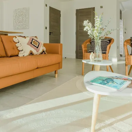 Apartment 7 Cliff Edge *
